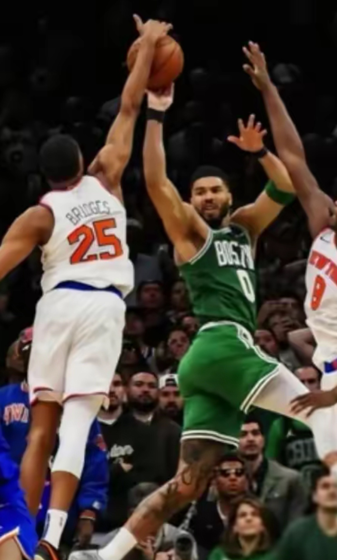 加拿大男篮险胜美国男篮，巴图姆制霸全场的简单介绍