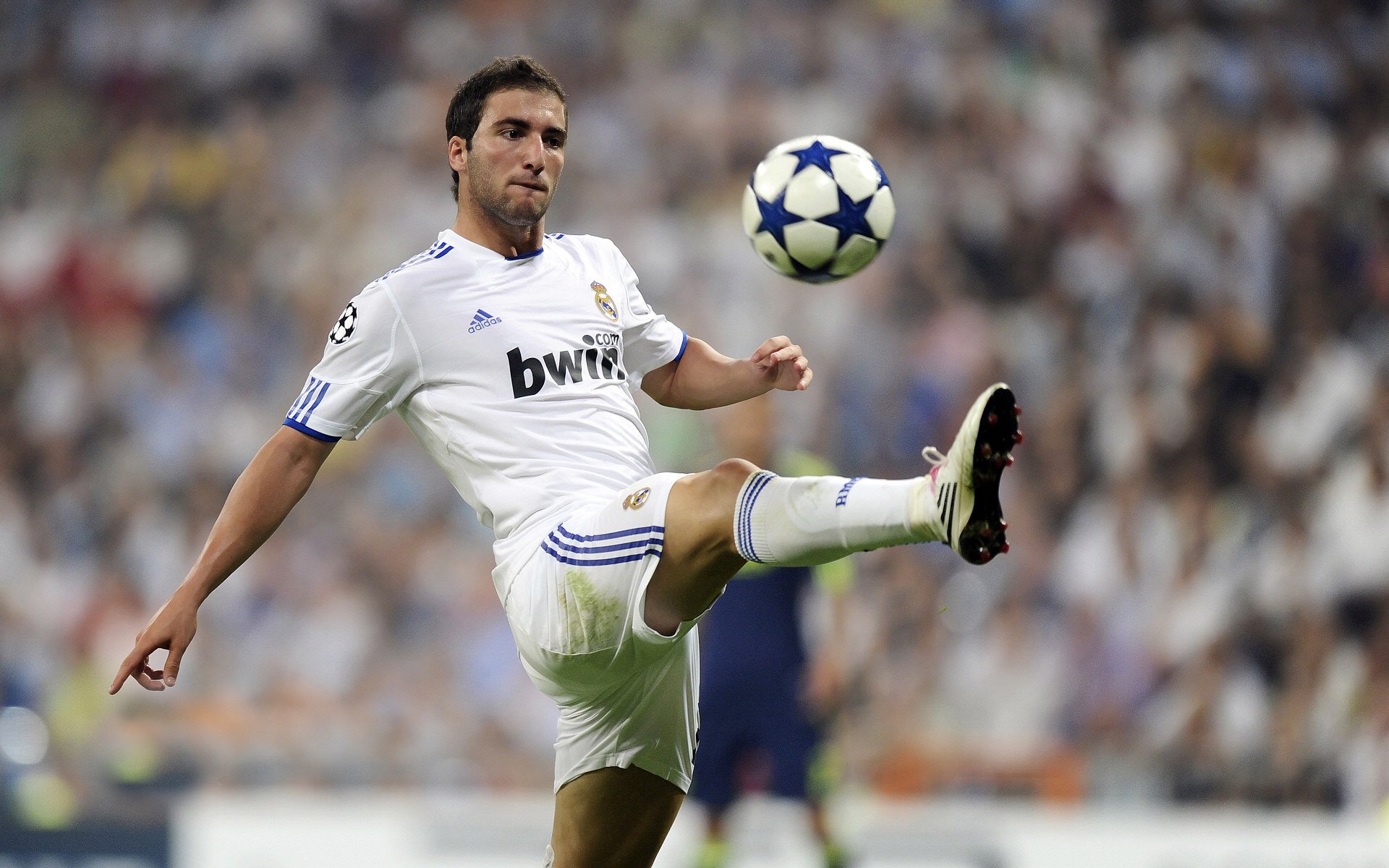 东方新星闪耀欧洲，久保建英速胜马赛，西甲德比前夜的亚洲风暴