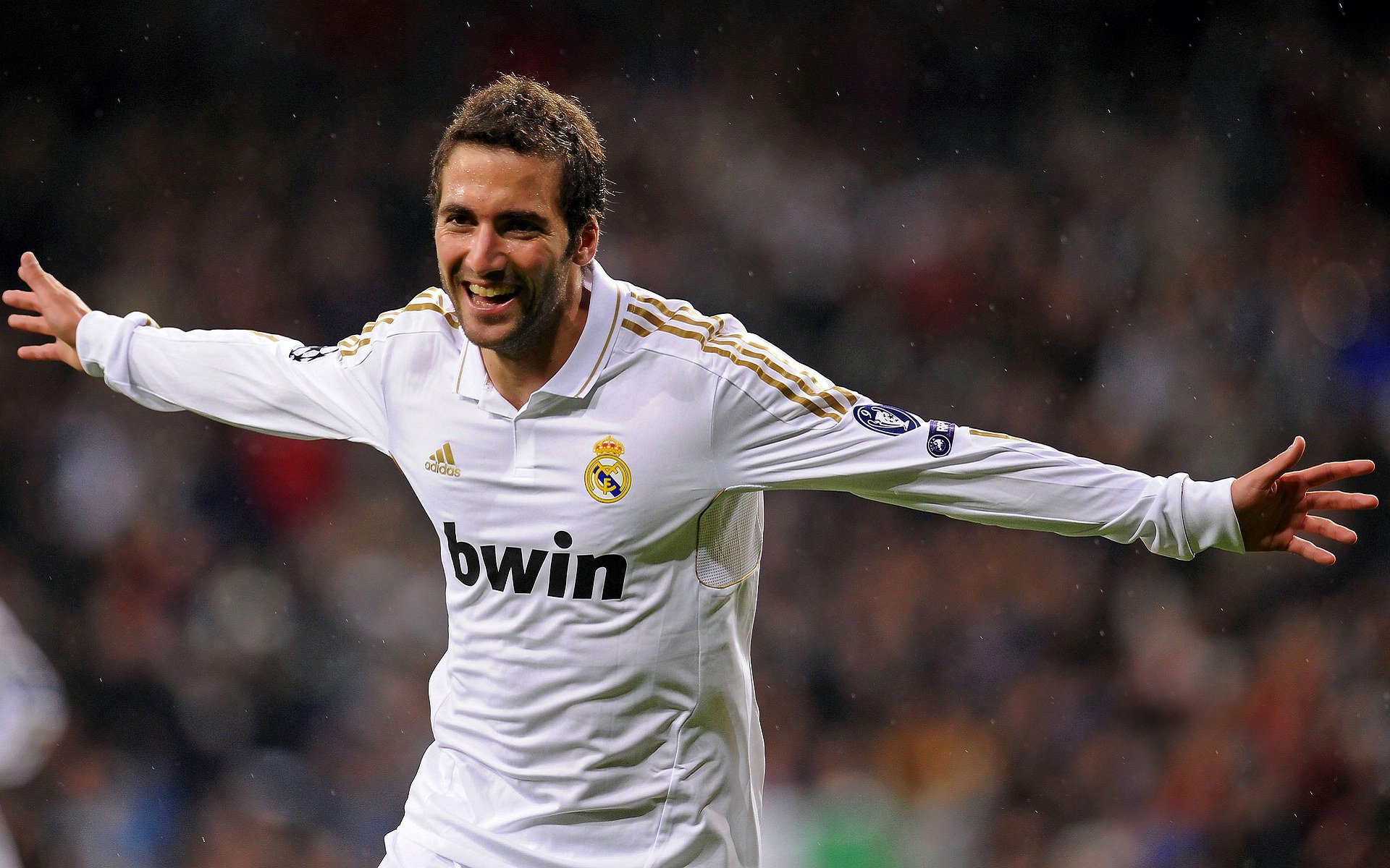 跨越赛场的统治力，从澳大利亚的火力压制到穆勒的决赛接管